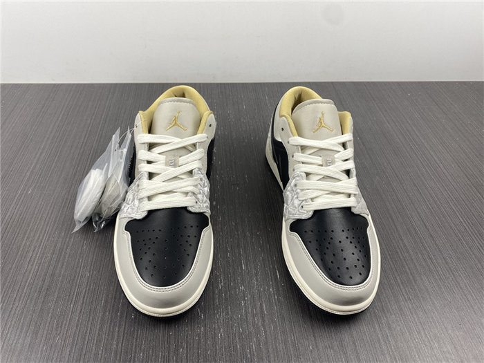Jordan1 Beaded Swoosh DV1762-001
