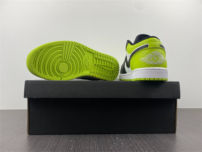 Jordan 1 Low Snakeskin Vivid Green DX4446-301