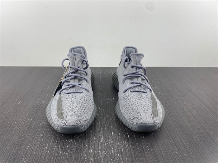 ad*s Y**zy boost 350v2 if3219