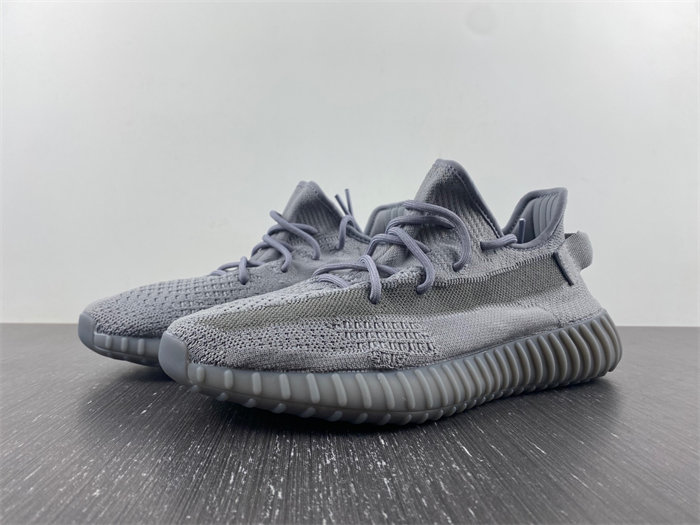 ad*s Y**zy boost 350v2 if3219