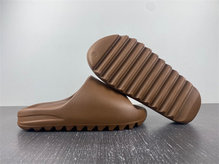 ad*s Y**zy slide flax fz5896