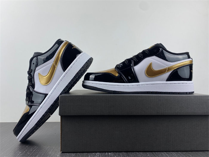 Jordan 1 Low SE Gold Toe DR6970-071