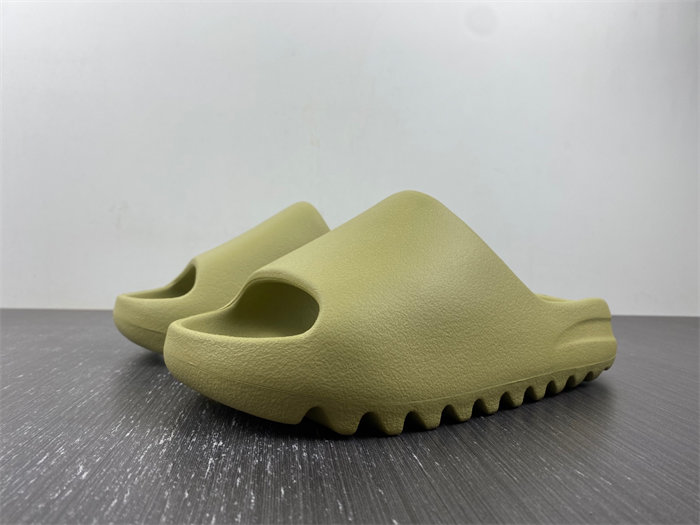 ad*s Y**zy slide green fz5904