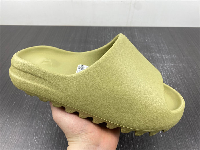 ad*s Y**zy slide green fz5904
