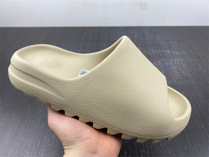 Y**zy slide bone fw6345