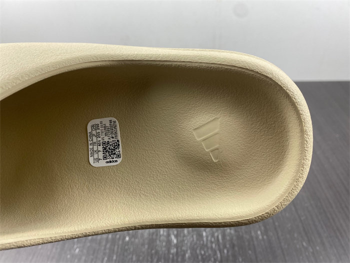 Y**zy slide bone fw6345