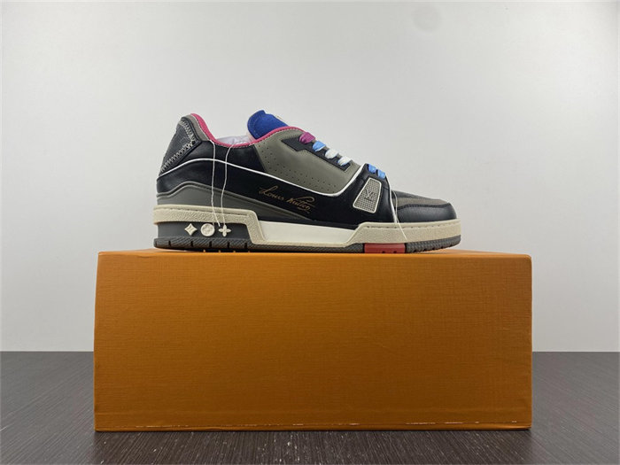 l**is V*t*n trainer pink ss2 1a8q9n