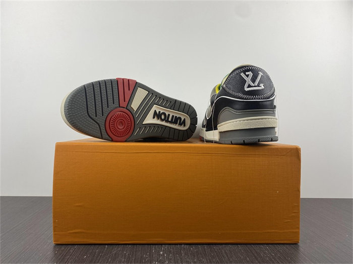 l**is V*t*n trainer green ss21 1a8qa5