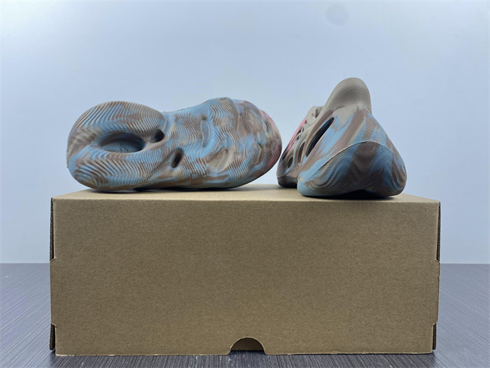 ad*s Y**zy foam rnnr mx sand grey gy3970