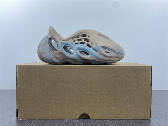 ad*s Y**zy foam rnnr mx sand grey gy3970