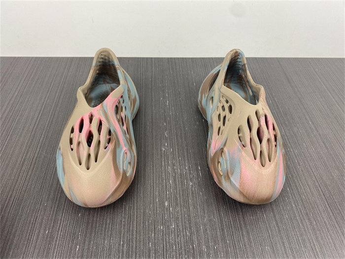 ad*s Y**zy foam rnnr mx sand grey gy3970