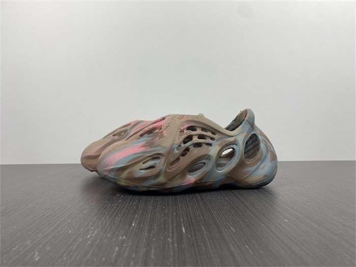 ad*s Y**zy foam rnnr mx sand grey gy3970