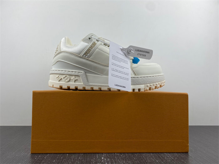 l**is V*t*n lv trainer maxi white 1ab8rn