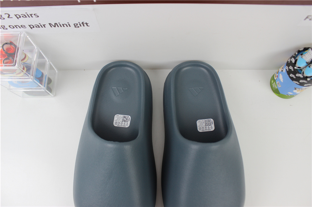 ad*s Y**zy slide “slate marine”