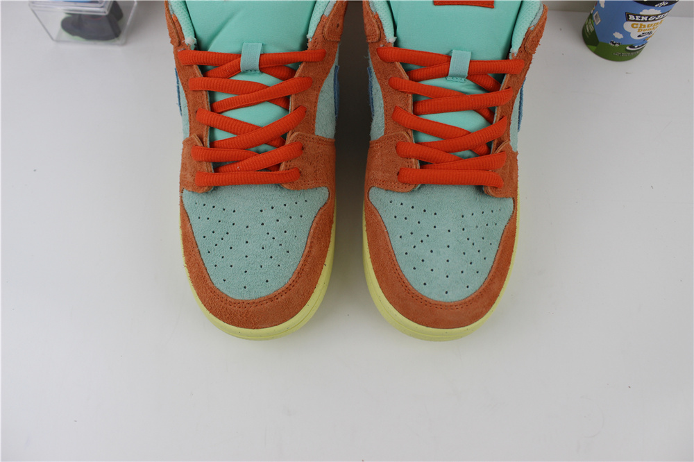 Nike SB Dunk Low Noise Aqua