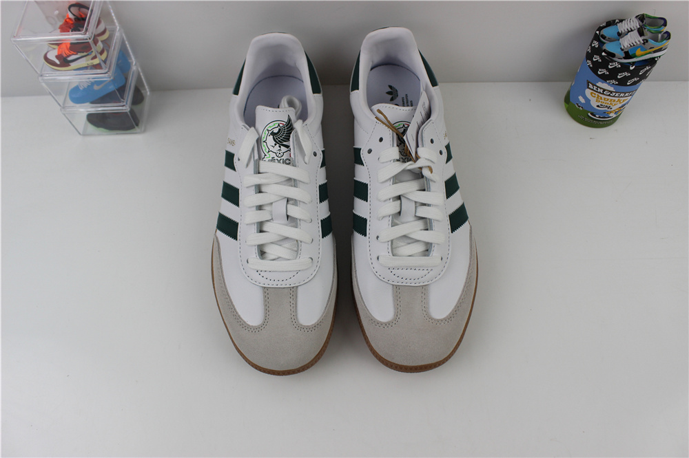 Ad*s samba white green