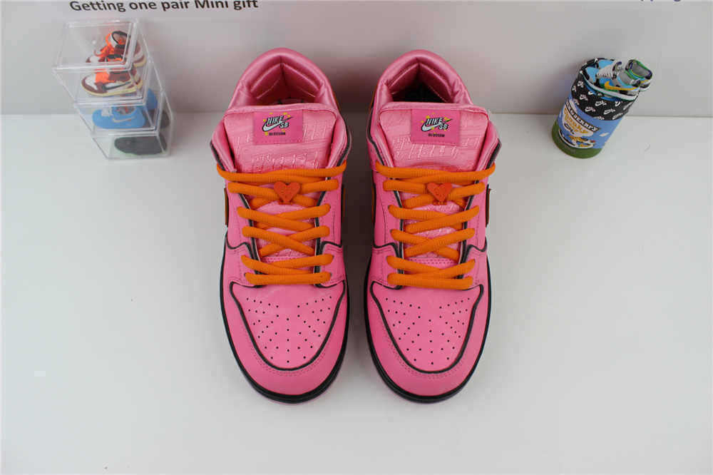 The Powerpuff Girls X Nike SB Dunk Low Blossom