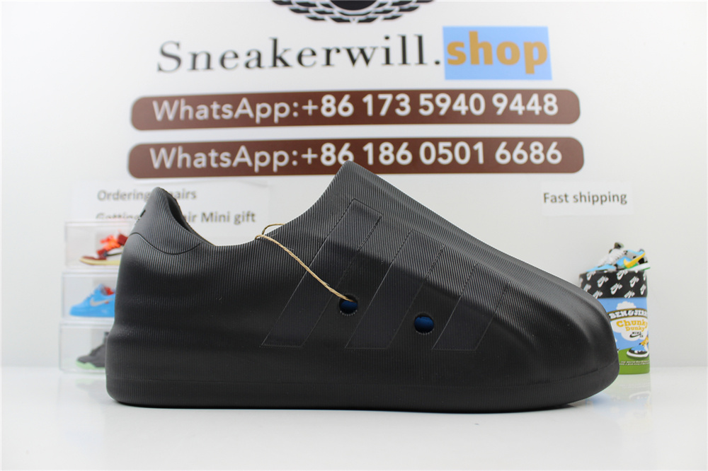 ad*s adifom S*perstar “triple black