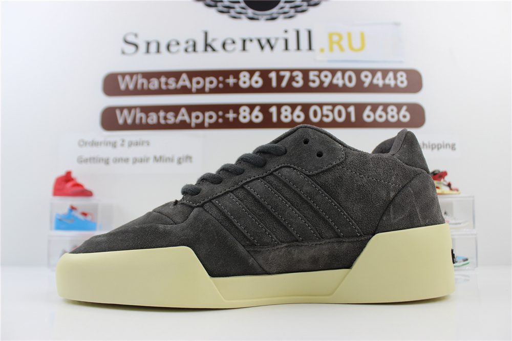 fog x Ad*s forum 86 lo carbon grey