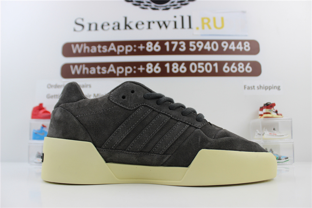 fog x Ad*s forum 86 lo carbon grey