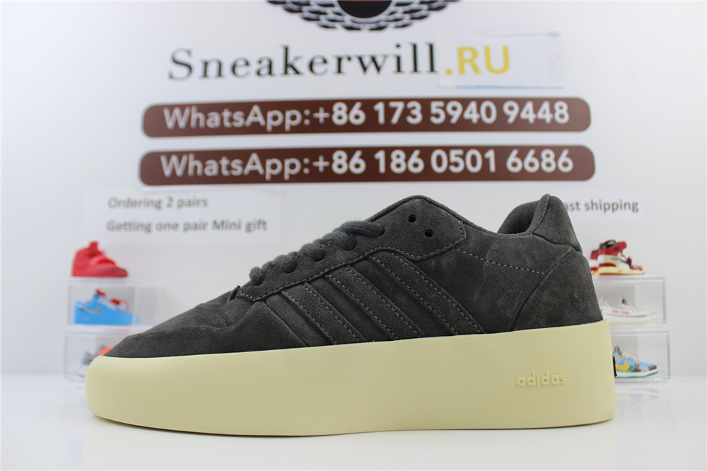fog x Ad*s forum 86 lo carbon grey