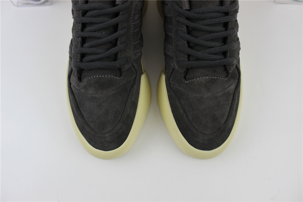 fog x Ad*s forum 86 lo carbon grey