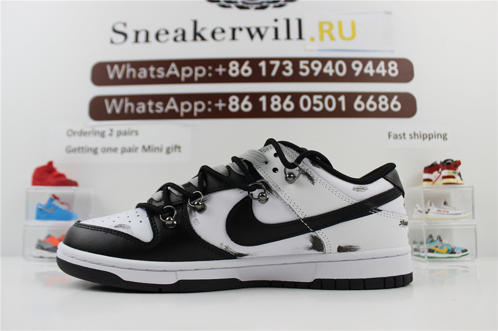 DUNK Low Black White Antique