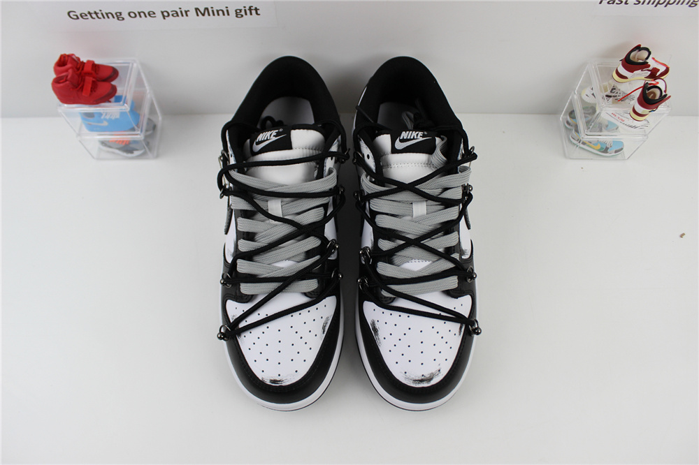 DUNK Low Black White Antique