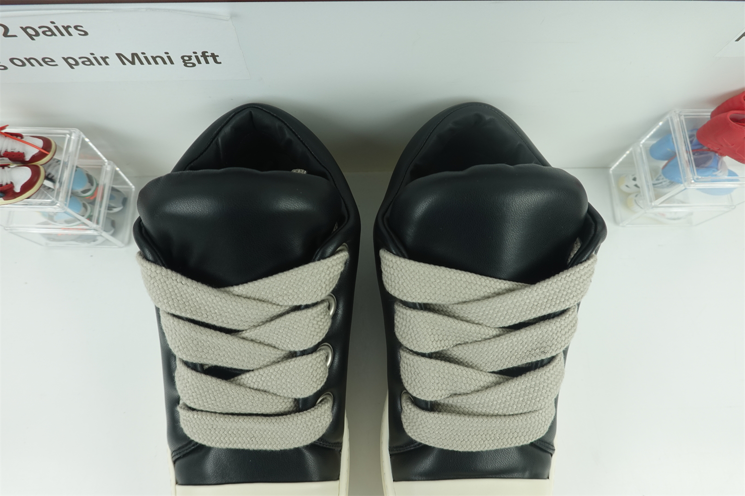 Jumbo Lace Padded Low Sneaker Black