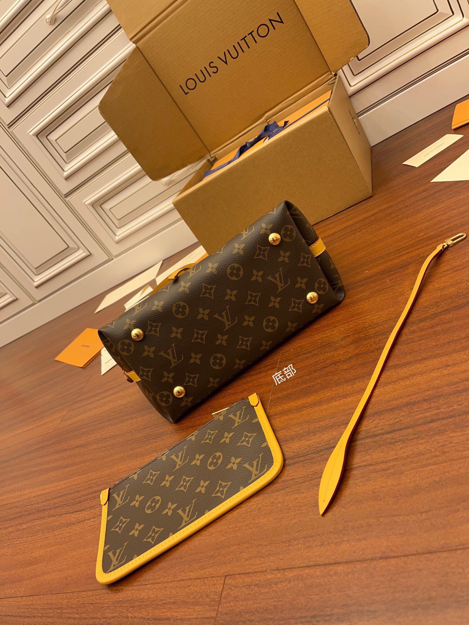 Carryall  (29cm x 24cm x 12cm)