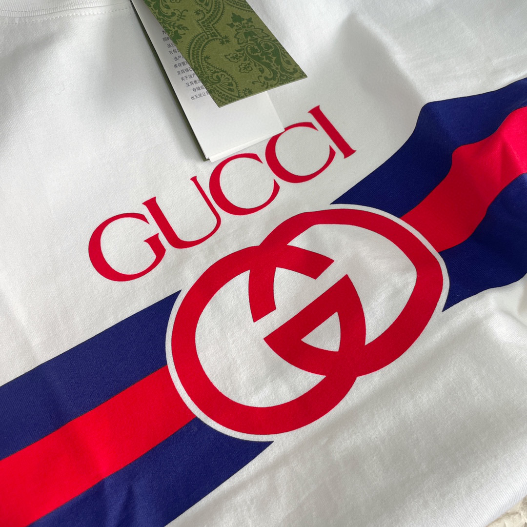 GUC White Blue T-shirt