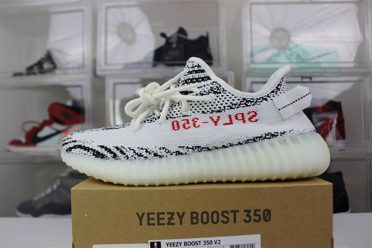 Y**zy 350 v2s white zebra