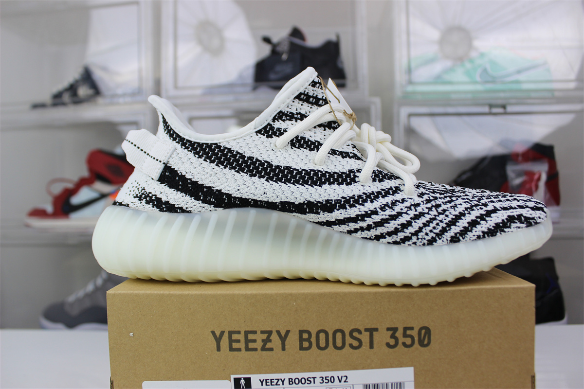 Y**zy 350 v2s white zebra