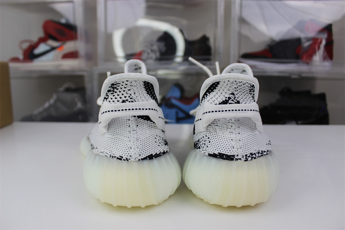 Y**zy 350 v2s white zebra