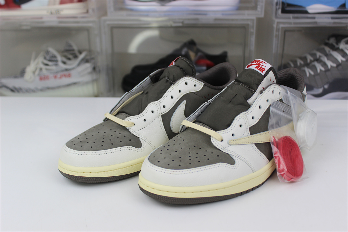 Travis Scott x Air Jordan 1 Low OG “Reverse Mocha”