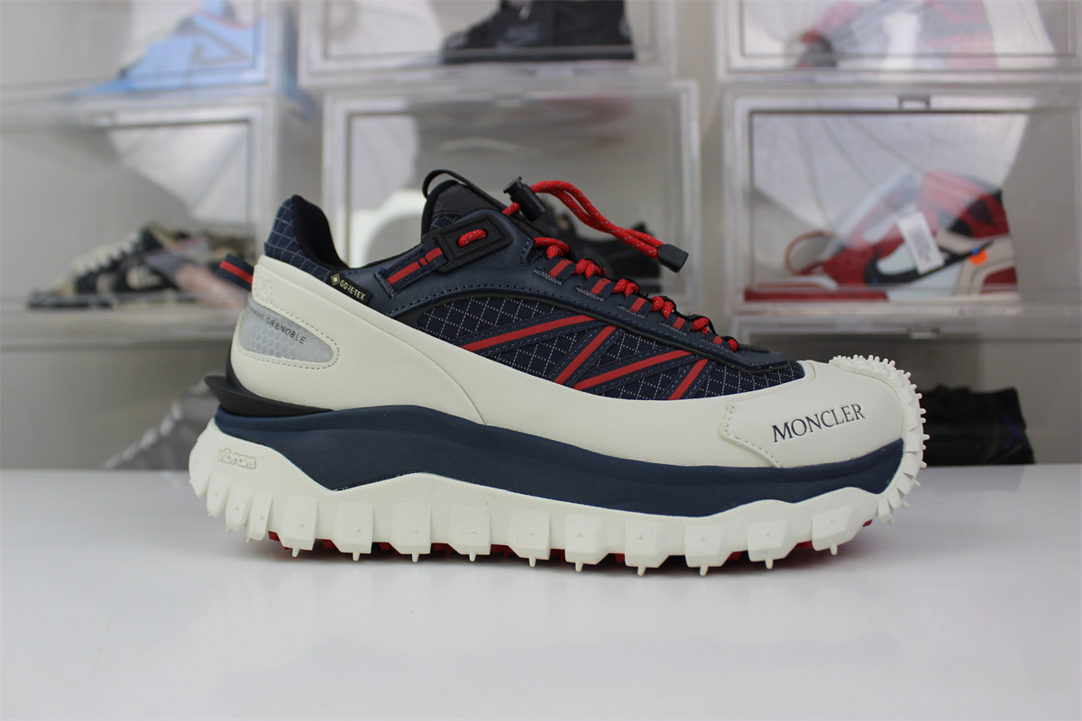 Moncler Trailgrap in blue