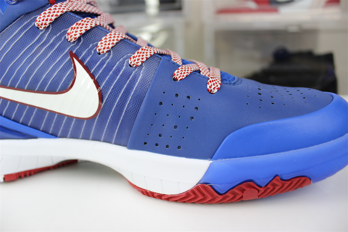 Nike Kobe 4 Protro “Philly”