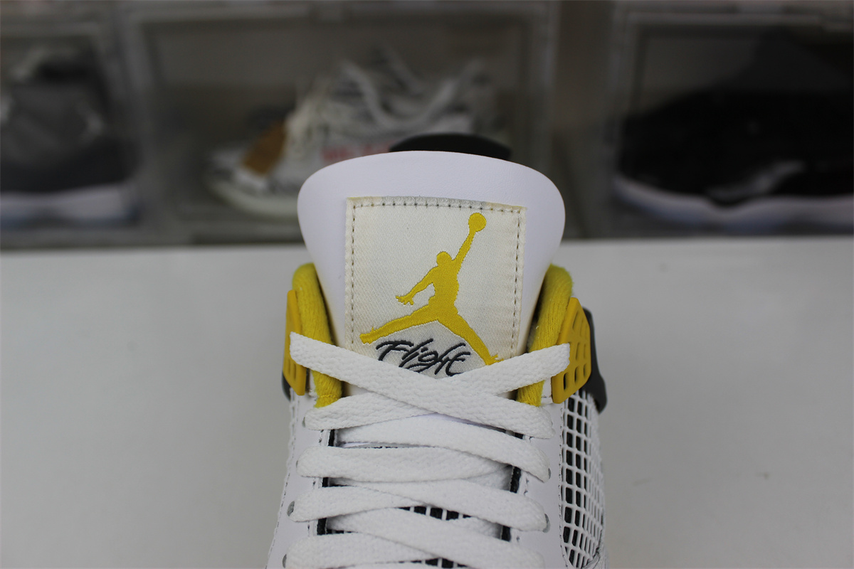 Air Jordan 4 “Vivid Sulfur”