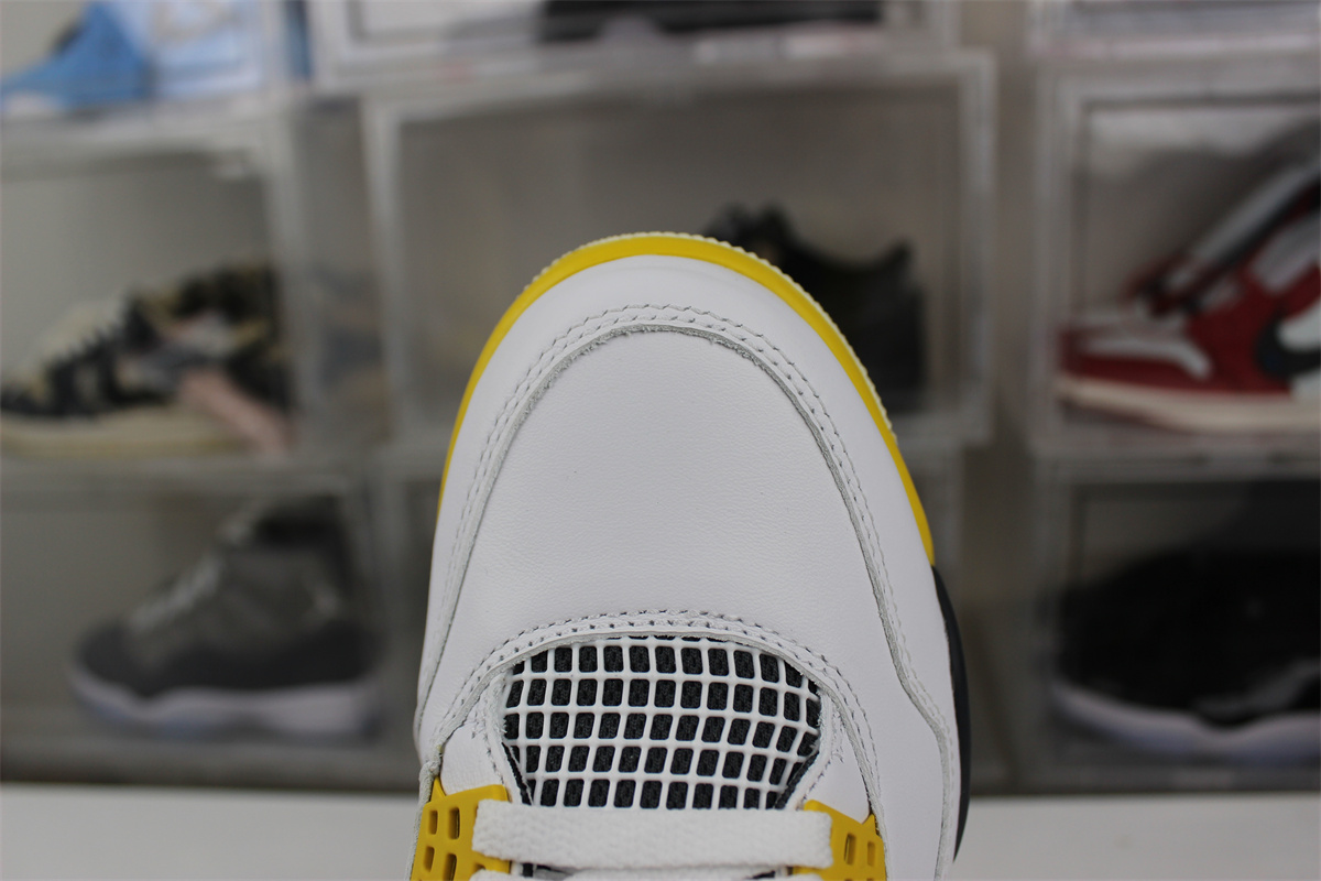 Air Jordan 4 “Vivid Sulfur”