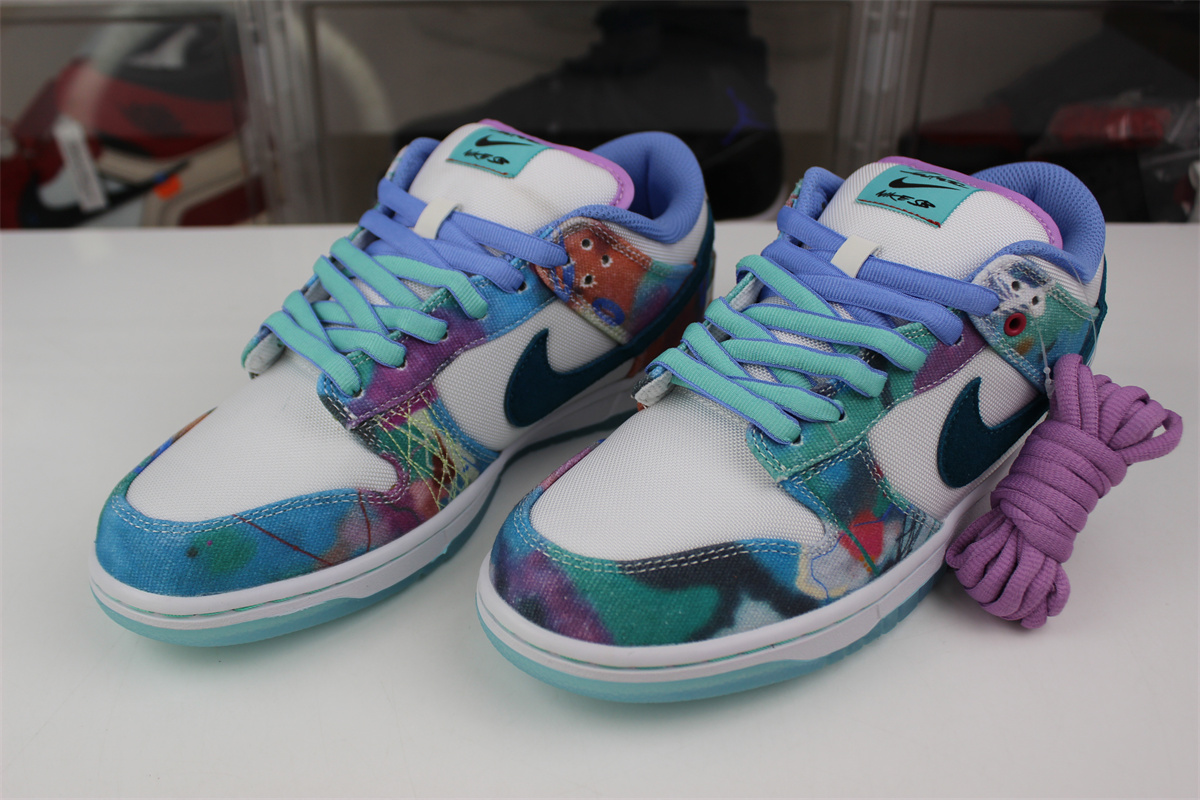 Futura Laboratories x Nike SB Dunk Low