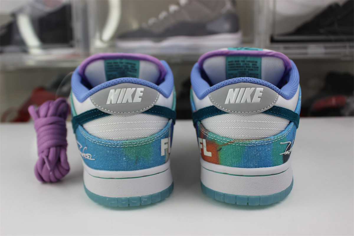 Futura Laboratories x Nike SB Dunk Low