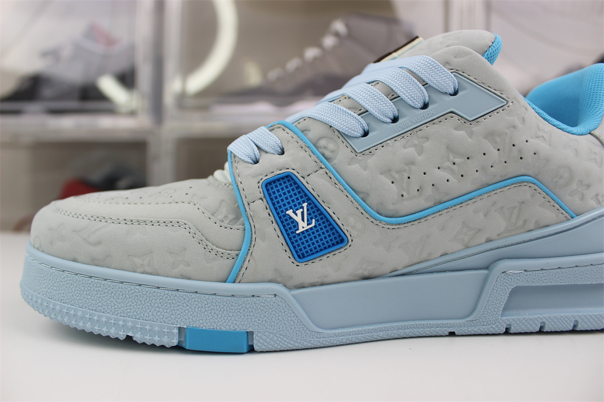 l**is V*t*n blue grey