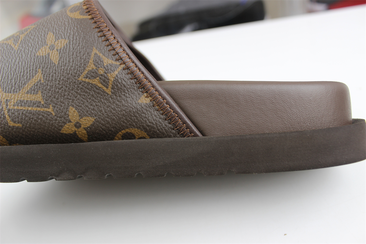 LV Loupe Vulttou Miami Slide Brown