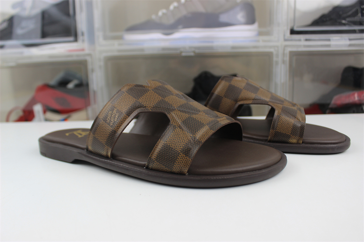 l**is V*t*n miami slide coffe colorway