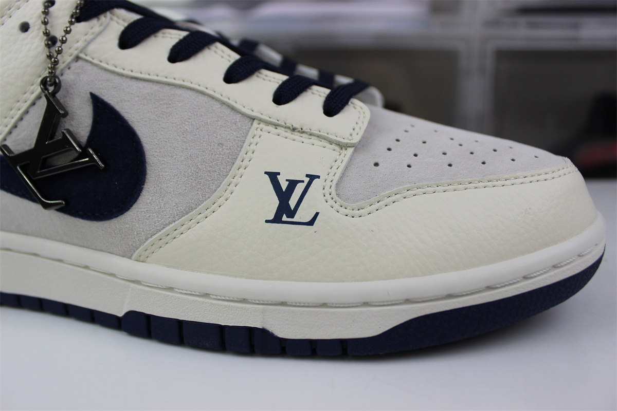 sb dunk low l**is V*t*n virgil night