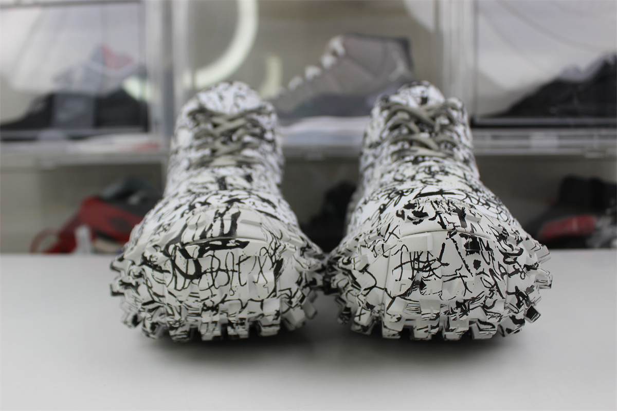 Ba*len*cia*ga track zebra tyre shape sneaker white black