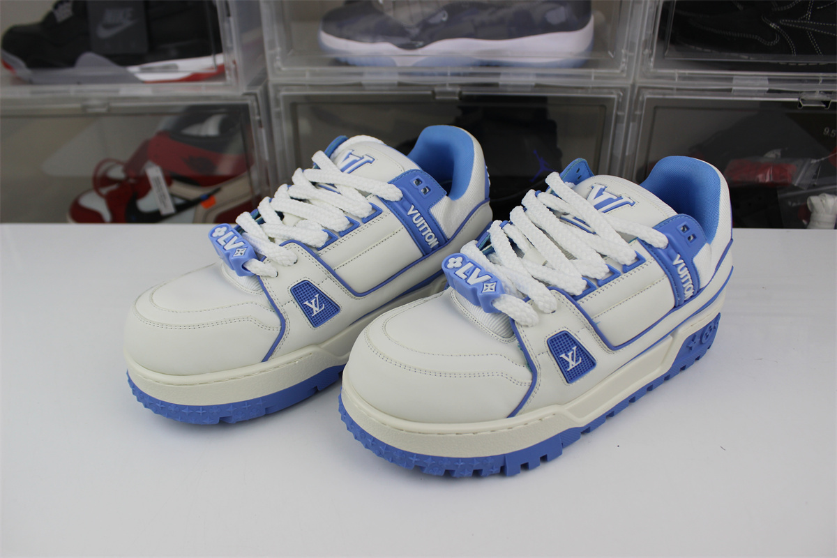 l**is V*t*n lv trainer white blue