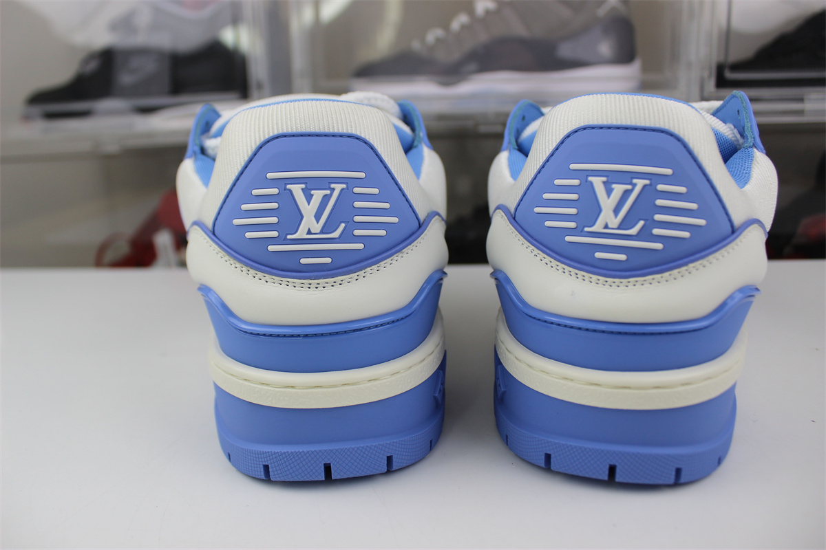 l**is V*t*n lv trainer white blue