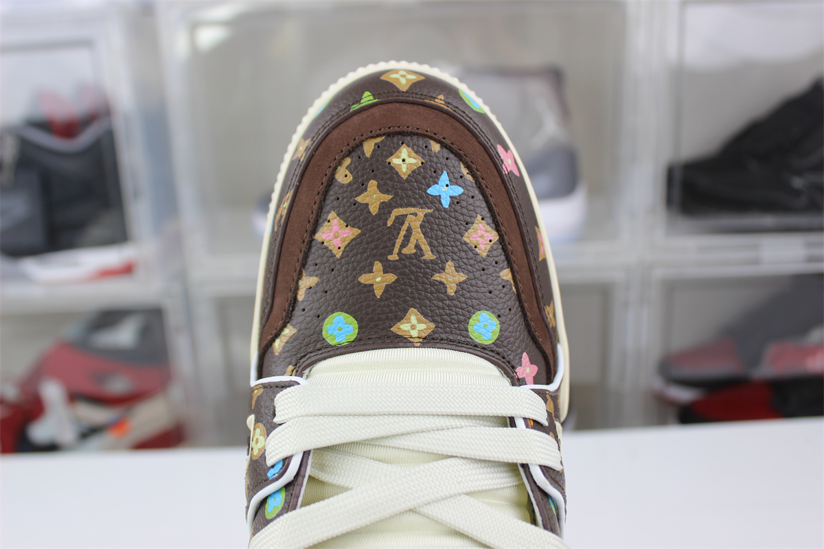 l**is V*t*n lv trainer black chocolate ms0224