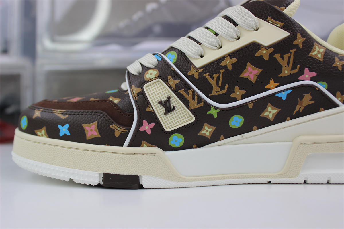 l**is V*t*n lv trainer black chocolate ms0224